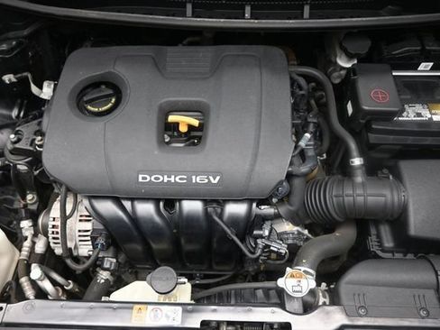 Used 2017 Kia Forte LX FWD image 28