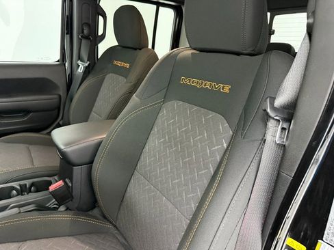 Used 2025 Jeep Gladiator Mojave w/ Convenience Group image 11