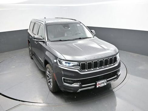 Used 2024 Jeep Wagoneer Series II AWD/4WD image 43