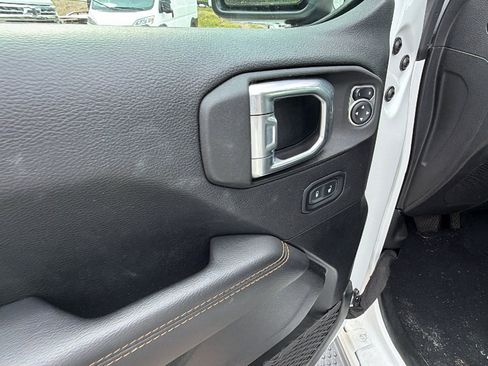 Used 2021 Jeep Wrangler Unlimited Sahara AWD/4WD image 15
