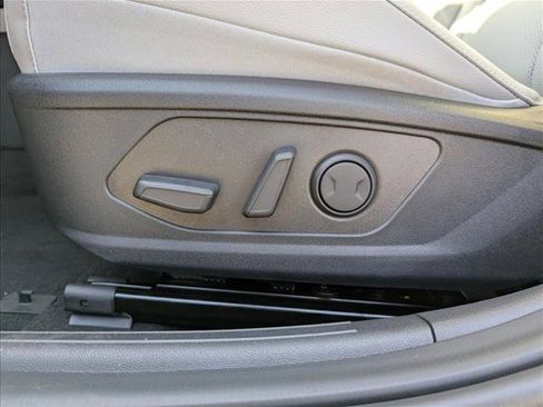 New 2026 Hyundai Elantra Limited FWD image 11