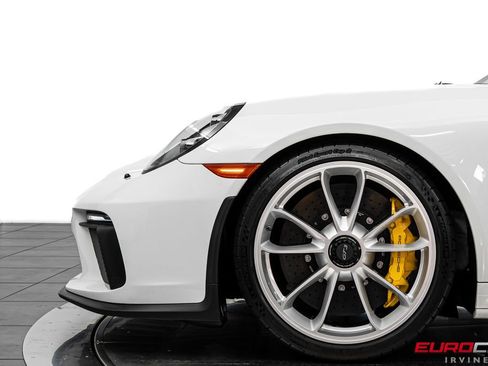 Used 2019 Porsche 911 GT3 RWD image 14