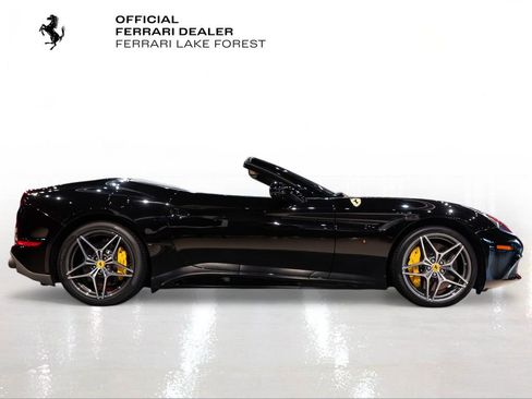 Certified 2017 Ferrari California T RWD image 9