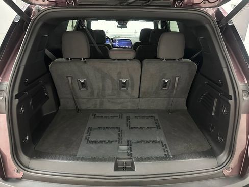 Used 2024 Chevrolet Traverse Z71 AWD/4WD image 38