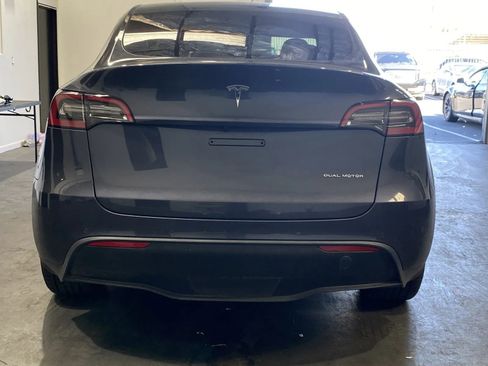 Used 2021 Tesla Model Y Long Range image 3