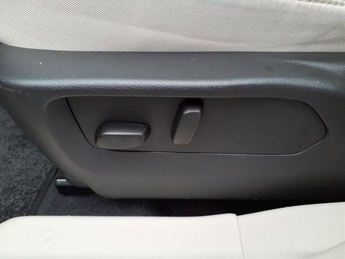 Used 2023 Buick Envision Avenir image 31