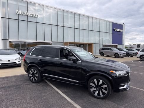 Used 2024 Volvo XC90 T8 Plus w/ Protection Package AWD/4WD image 3