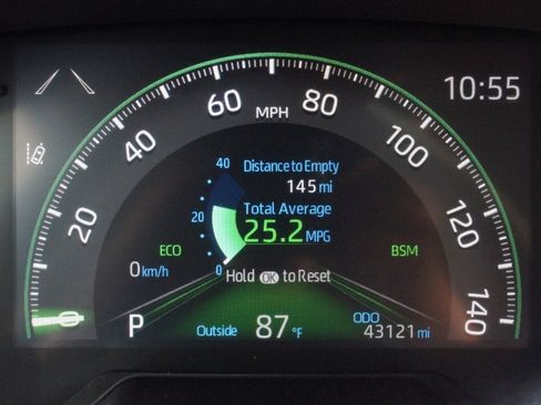 Used 2024 Toyota RAV4 XLE Premium FWD image 4