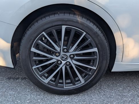 Used 2023 Lexus ES 350 w/ Premium Package image 10