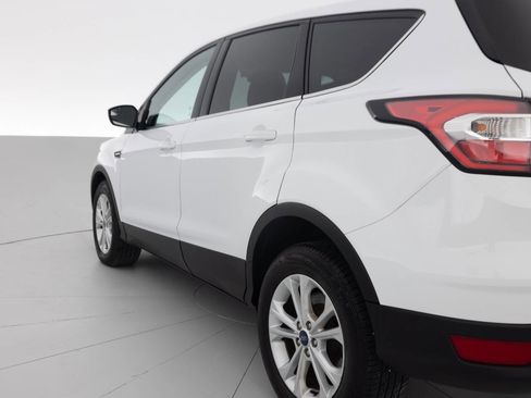 Used 2017 Ford Escape SE AWD/4WD image 13