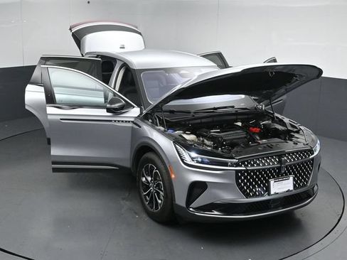 Certified 2025 Lincoln Nautilus Premier AWD/4WD image 50
