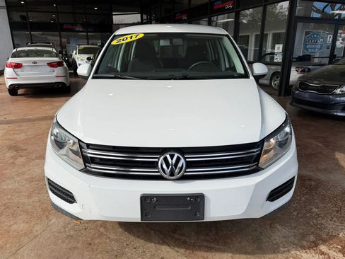 Used 2017 Volkswagen Tiguan Limited FWD image 2