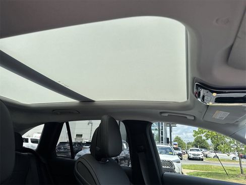 New 2025 Mercedes-Benz GLC 350e 4MATIC image 19