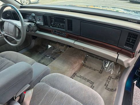 Used 1997 Buick Le Sabre Custom w/ Headliner Lighting Pkg FWD image 19