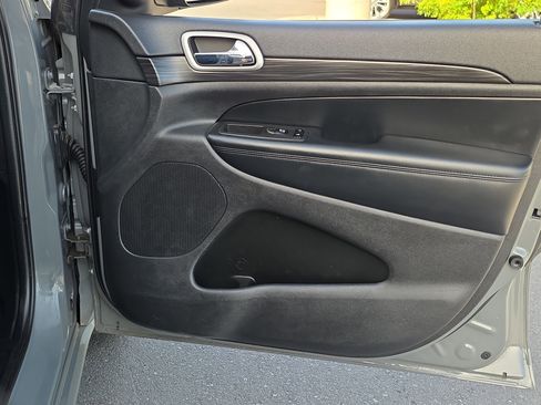 Used 2022 Jeep Grand Cherokee Laredo X image 33