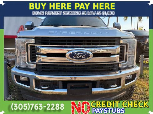 Used 2017 Ford F250 XLT w/ XLT Premium Package AWD/4WD image 3