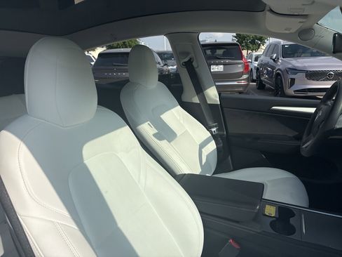 Used 2022 Tesla Model Y Long Range AWD/4WD image 13