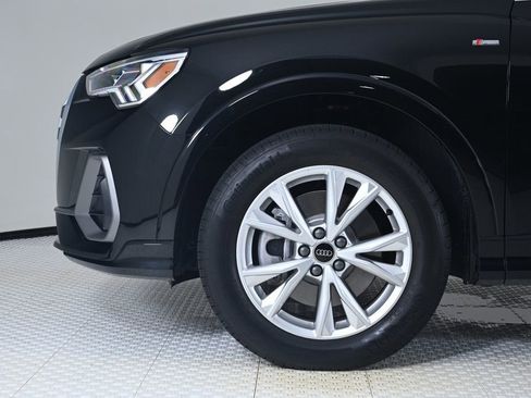 Certified 2025 Audi Q3 2.0T Premium w/ Convenience Package image 26