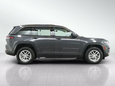 Used 2023 Jeep Grand Cherokee Laredo X AWD/4WD image 6