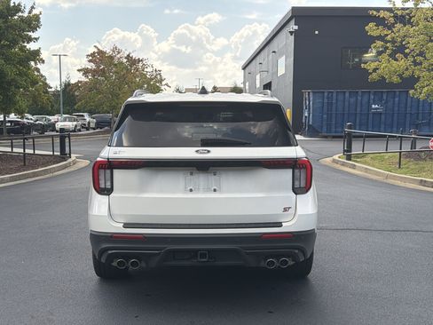 Used 2025 Ford Explorer ST w/ Sun And Sound Package AWD/4WD image 15