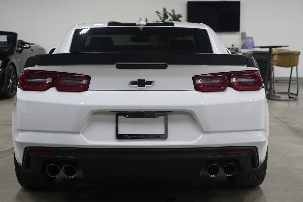 Used 2022 Chevrolet Camaro LT w/ Technology Package RWD image 4