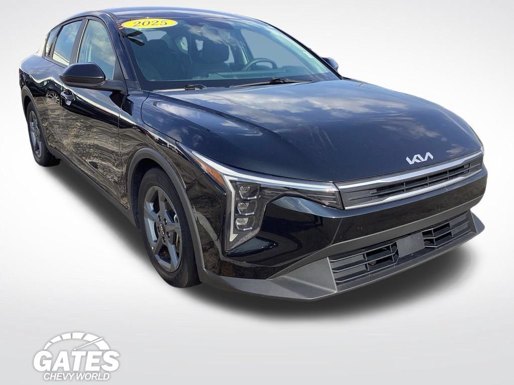 Used 2025 Kia K4 FWD image 1