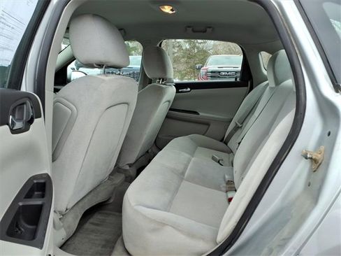 Used 2016 Chevrolet Impala LT image 11