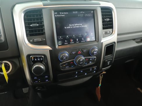 Used 2019 RAM 1500 Big Horn image 8