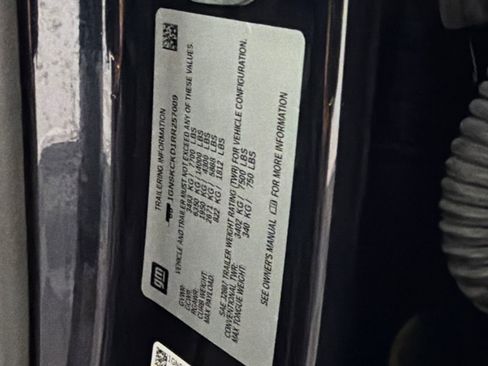 Used 2024 Chevrolet Suburban LT AWD/4WD image 37