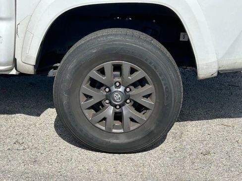 Used 2023 Toyota Tacoma SR5 w/ Technology Package RWD image 9