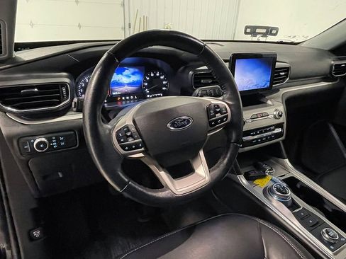 Used 2022 Ford Explorer XLT w/ Equipment Group 202A image 20