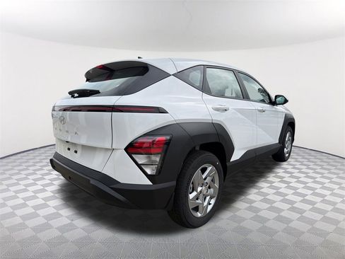 New 2026 Hyundai Kona SE image 5