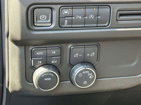 Used 2024 Chevrolet Tahoe LT AWD/4WD image 20
