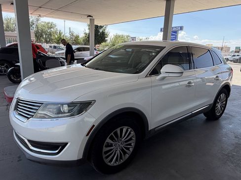 Used 2016 Lincoln MKX Select w/ Select Plus Package AWD/4WD image 3