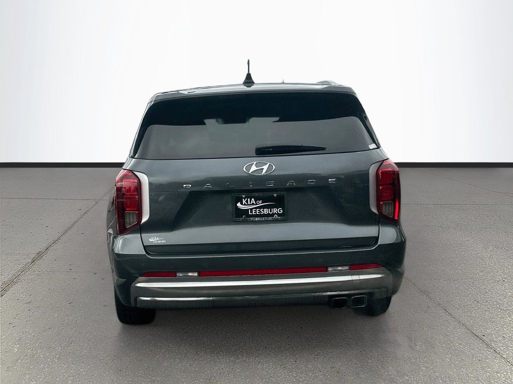 Used 2025 Hyundai Palisade Calligraphy FWD image 6