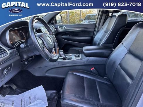 Used 2019 Jeep Grand Cherokee Limited image 17