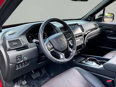 Certified 2025 Honda Ridgeline Black Edition image 12