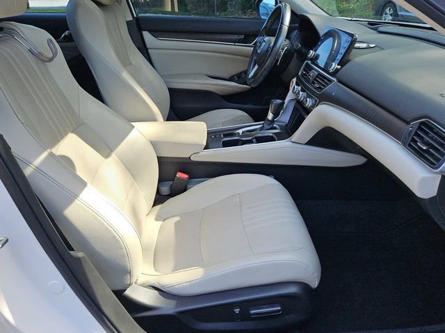 Used 2018 Honda Accord Touring image 15
