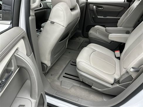 Used 2016 Chevrolet Traverse LT image 22