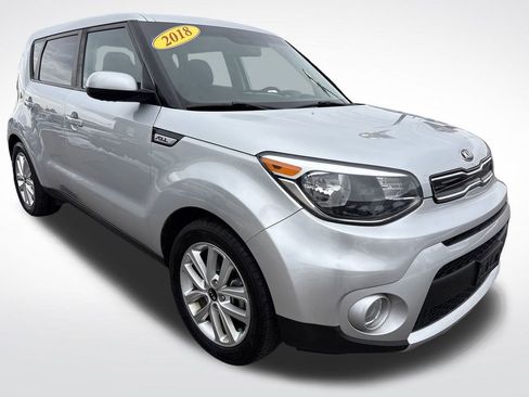 Used 2018 Kia Soul + image 7