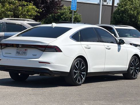 Used 2024 Honda Accord Touring image 4
