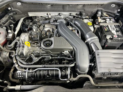 Used 2023 Volkswagen Taos SE image 29