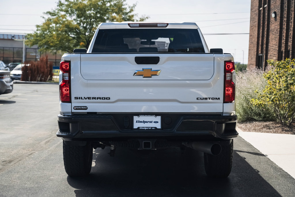 Used 2022 Chevrolet Silverado 2500 Custom w/ Custom Value Package AWD/4WD image 5