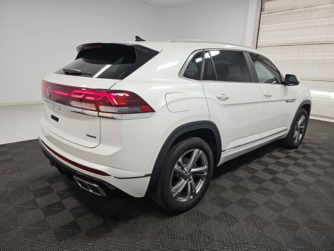 Used 2024 Volkswagen Atlas Cross Sport SEL R-Line image 2