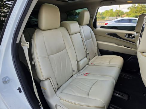 Used 2015 INFINITI QX60 FWD w/ Deluxe Touring Package image 24