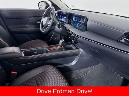 Used 2025 Nissan Kicks SR AWD/4WD image 26