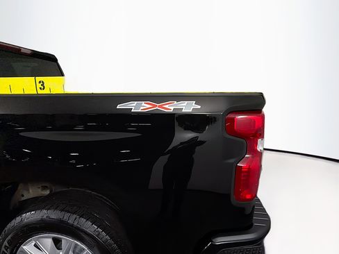 Used 2024 Chevrolet Silverado 1500 Custom image 32