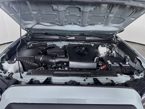 Used 2023 Toyota Tacoma TRD Off-Road image 31