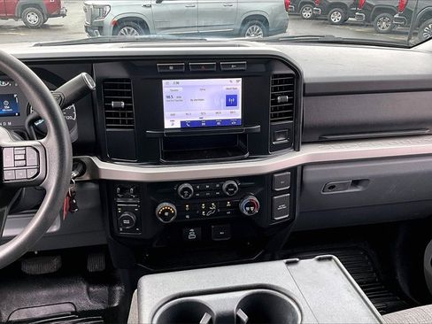 Used 2024 Ford F350 XLT image 6