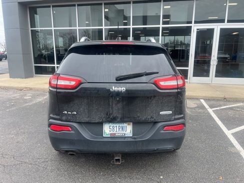 Used 2016 Jeep Cherokee Latitude w/ Cold Weather Group image 7